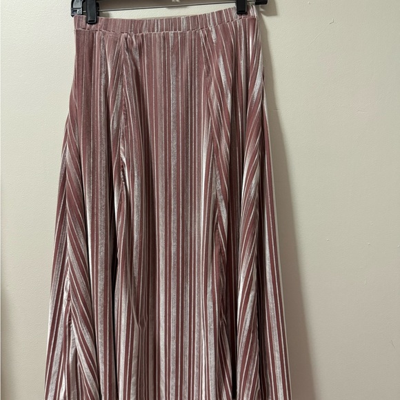 Lularoe Pink Velvet super soft skirt - Picture 3 of 3